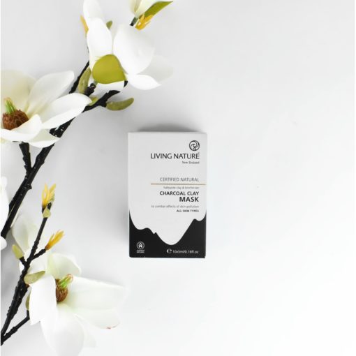 Mặt nạ Living Nature Charcoal Clay Mask