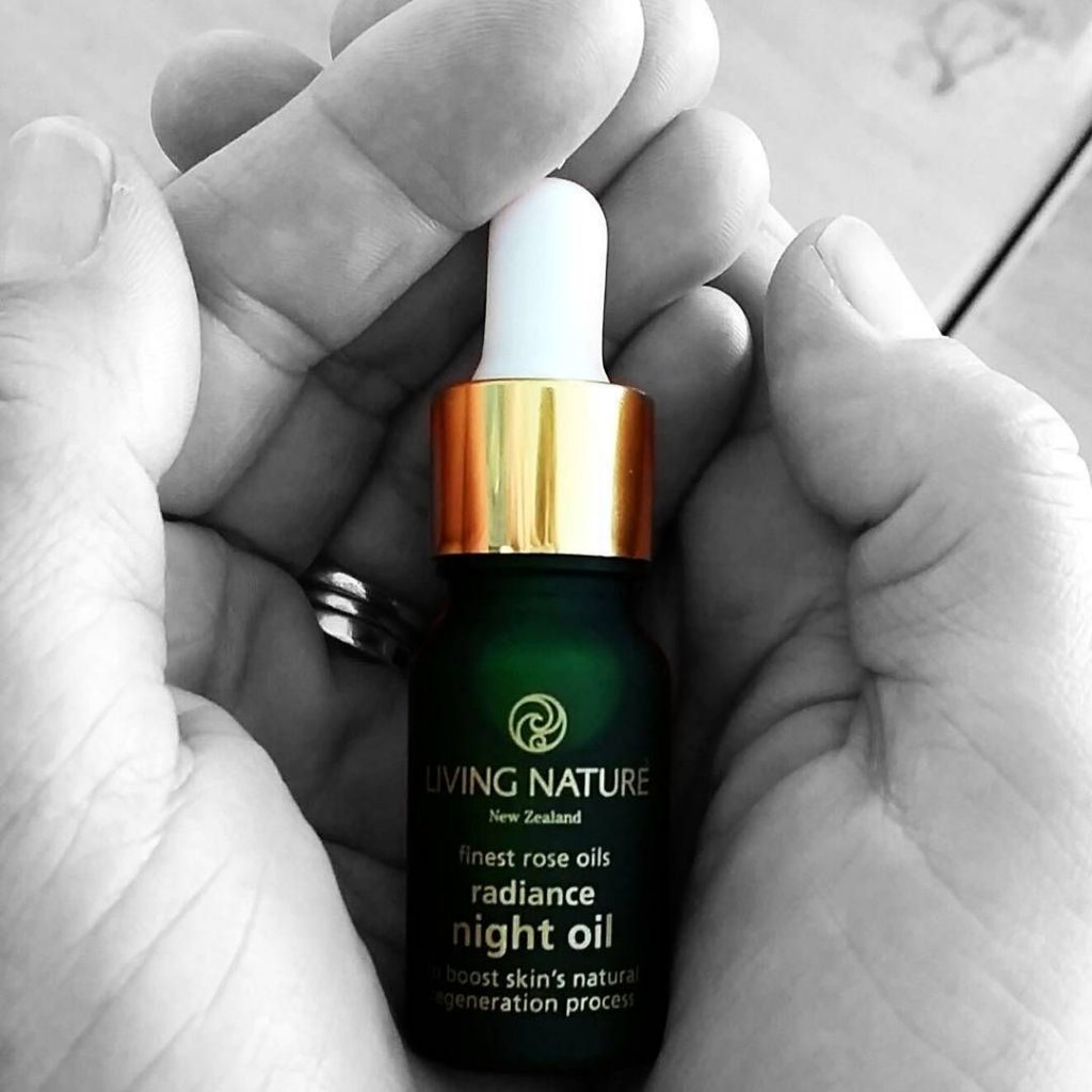 Tinh chất Τrị Νám, Τrắng Da Living Nature Radiance Night Oil 10ml